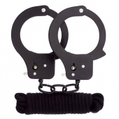 Чёрные наручники из листового металла в комплекте с веревкой BONDX METAL CUFFS LOVE ROPE SET - Dream Toys - купить с доставкой в Ессентуках