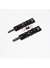 Черные кожаные наручники с узорами и золотистой фурнитурой - Crazy Handmade - купить с доставкой в Ессентуках