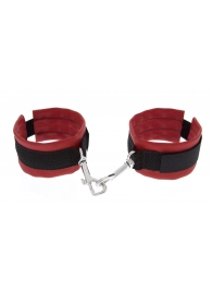 Красно-чёрные полиуретановые наручники Luxurious Handcuffs - Blush Novelties - купить с доставкой в Ессентуках