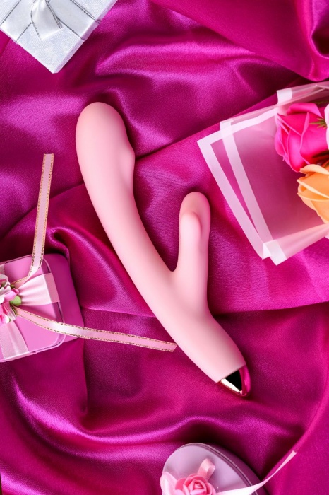 Розовый вибромассажер MERYL со стимулятором клитора - 22,5 см. - Eromantica