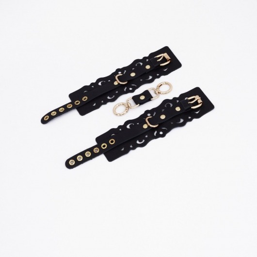 Черные кожаные наручники с узорами и золотистой фурнитурой - Crazy Handmade - купить с доставкой в Ессентуках